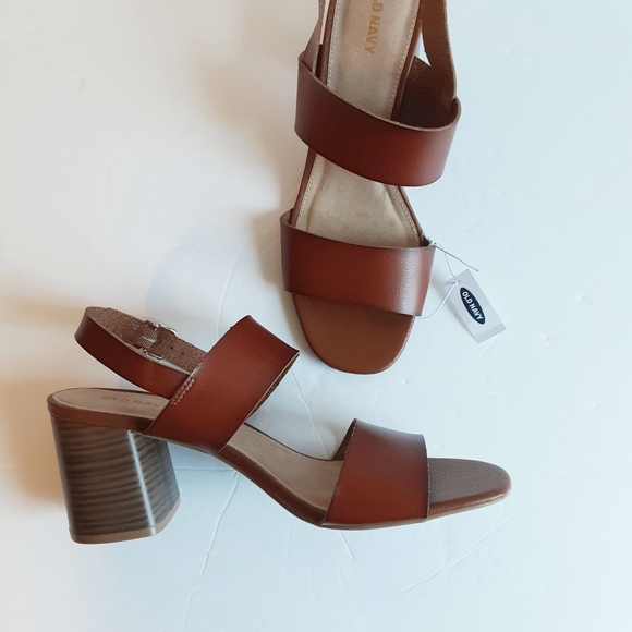 Old Navy Shoes - Old Navy Faux Leather Chunky Heel Sandal NEW